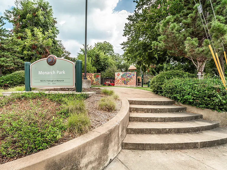 1901 N Fitzhugh Ave #19 — Photo 35