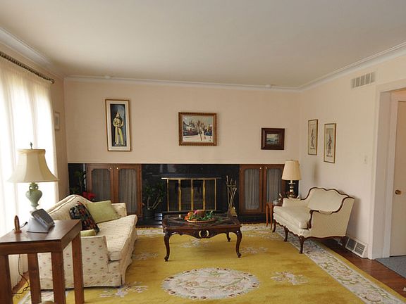 4th image of 10137 S Hoyne Ave