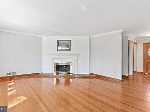 3rd image of 9420 Forest Haven Dr