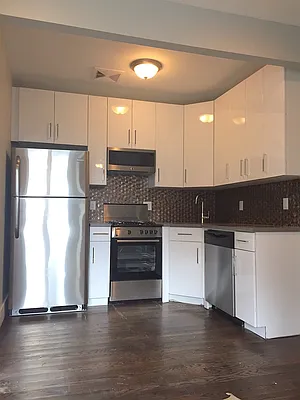 Rented by P Management | media 28