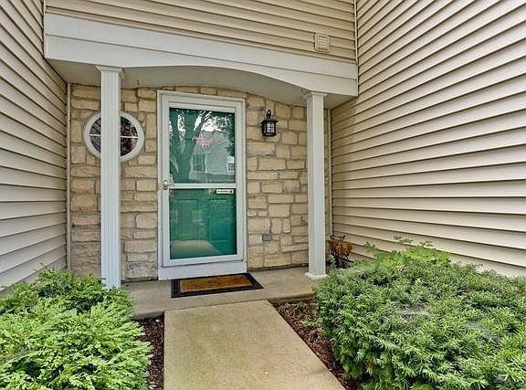 2nd image of 119 Vista View Dr