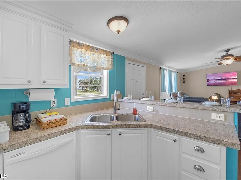 701 Coral Dr — Photo 27