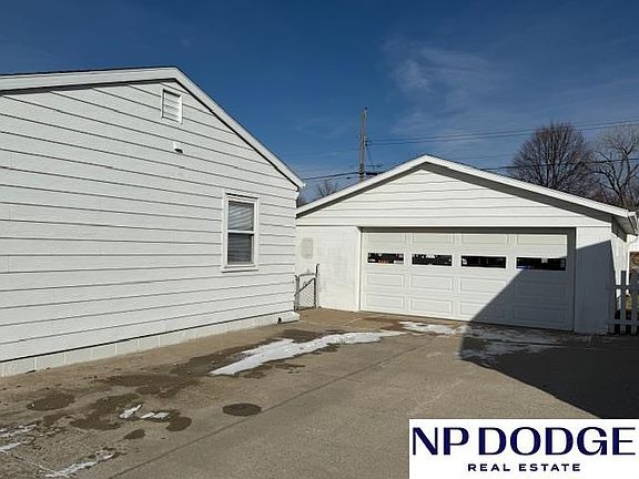 4th image of 7669 S 41st St