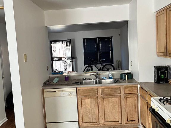 4th image of 1321 Ogden St