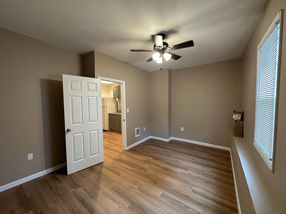 1st image of 3157 Kensington Ave #B