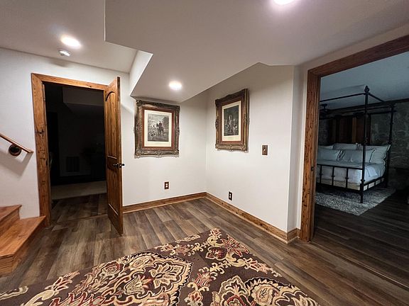 3rd image of 701 Berry Rd