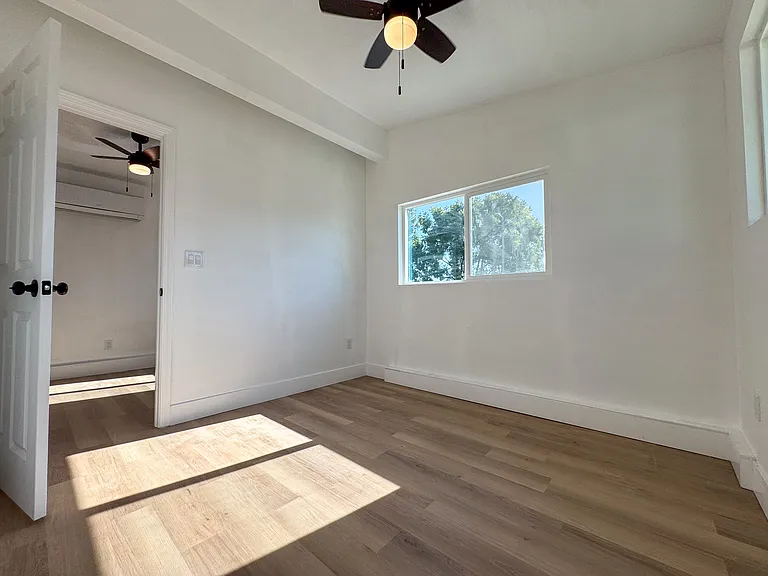 25 Pico Ave #B — Photo 8