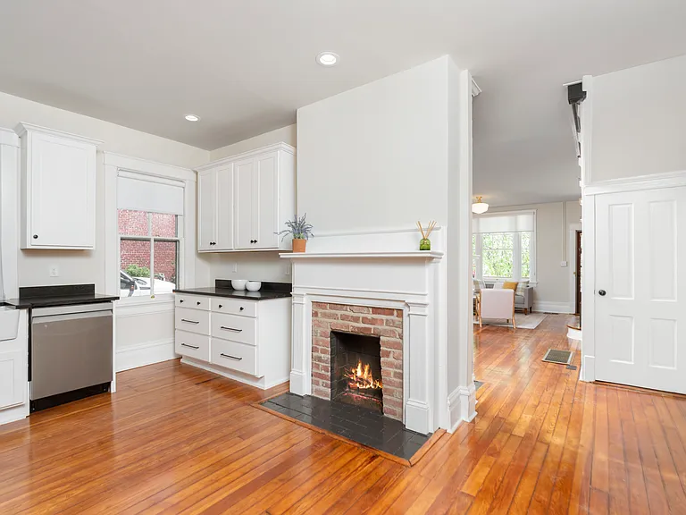138-140 N Coalter St #140 — Photo 6