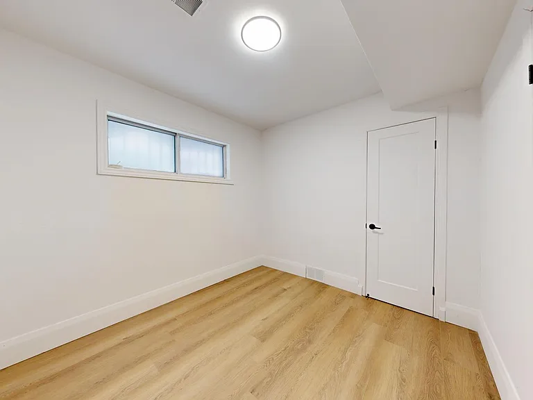 1252 Davenport Rd — Photo 36