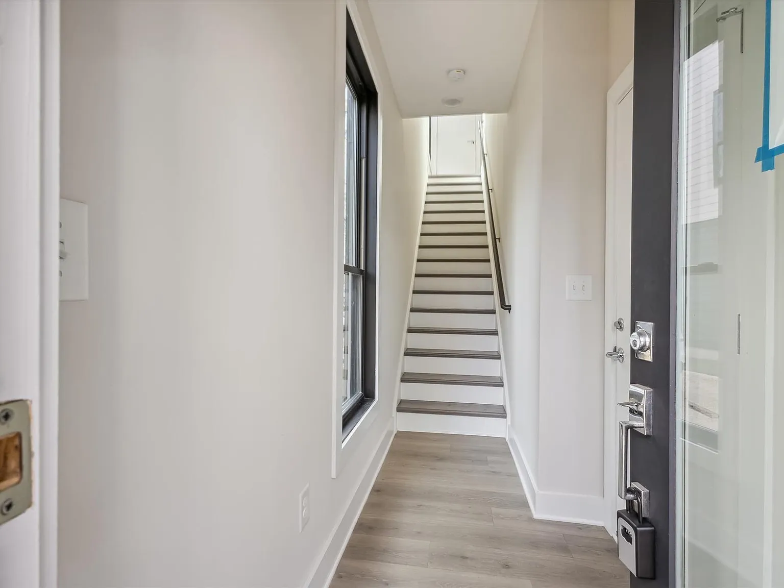 3 bed, 3.5 bath, 1842 sqft, $3,500 — Photo 4