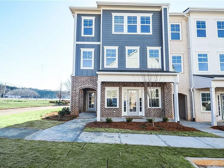 4553 High Ridge Ct — Photo 1