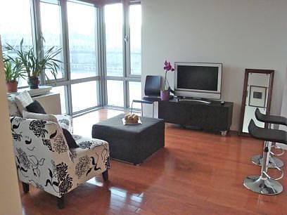 4th image of 455 Main St APT 15C