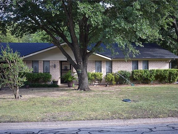 2nd image of 403 Hutson Dr