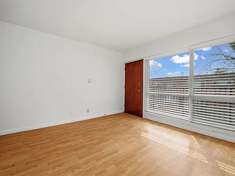 Melbourne Apartments — Photo 34