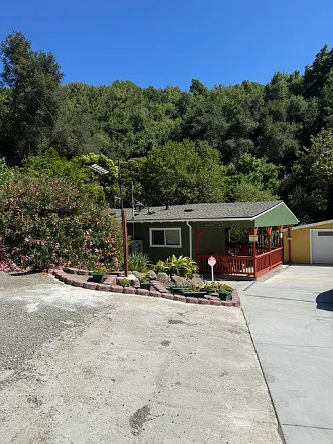 1 bed, 600 sqft, $2,100 — Photo 2