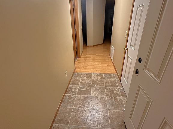 4th image of 831 Highview Dr #C