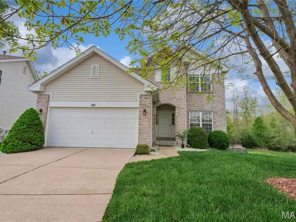 609 Brook Meadow Dr, Ballwin, MO 63021