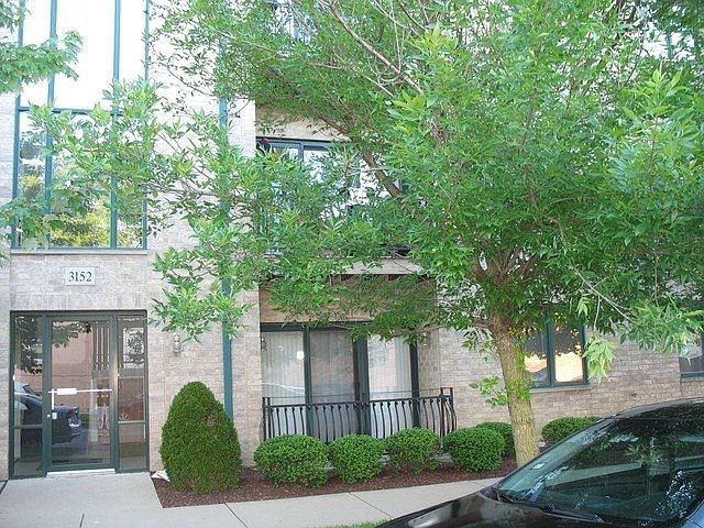 1st image of 3152 N Oleander Ave APT 1B