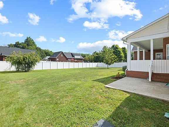 3rd image of 333 Brookside Dr