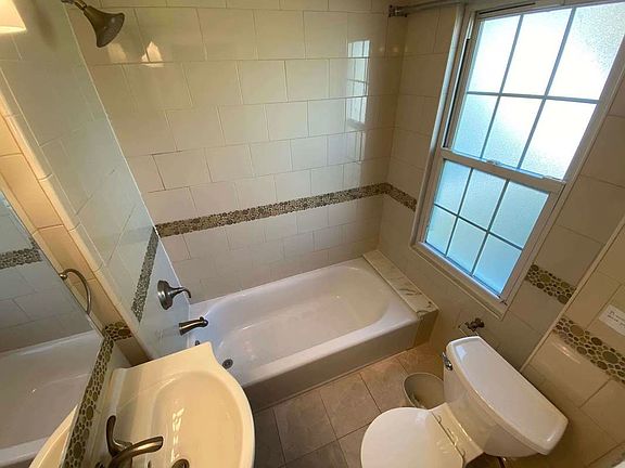 2nd image of 14-21 Astoria Blvd #2G