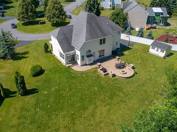 4th image of 15 Burton Dr