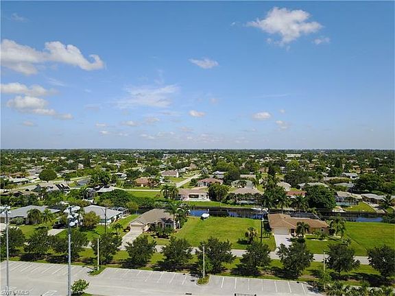 4th image of 253 SW 40th St