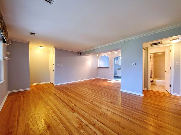 4th image of 229 W Johnson St APT 2B