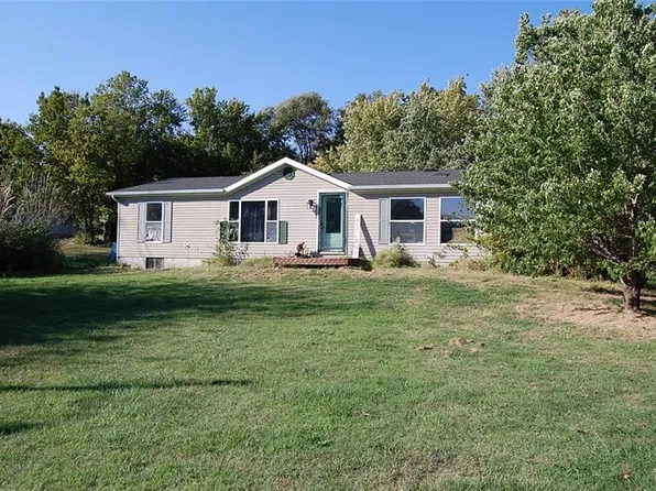 408 E Agnes St, Mc Louth, KS 66054
