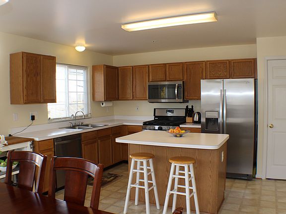 4th image of 200 Arcadia Shores Cir