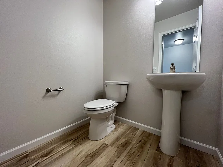 106 Marshall Loop — Photo 3