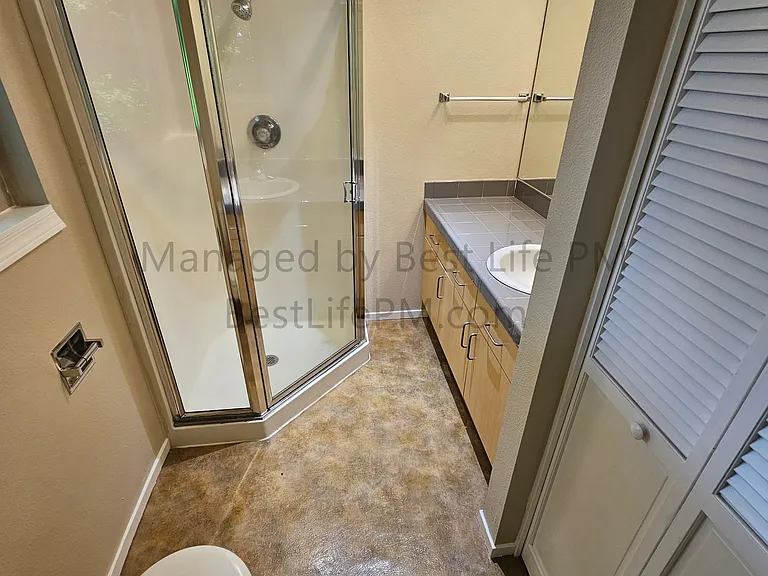 1535 SW Clay St #301 — Photo 45