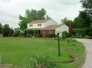 7010 Gale Rd SW, Pataskala, OH 43062