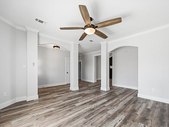 4th image of 867 Durning Rd