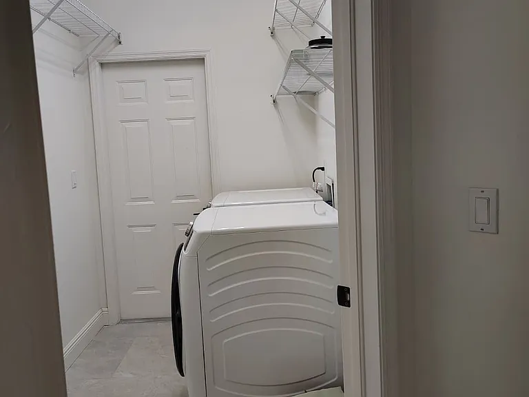 7020 Falcons Glen Blvd — Photo 2