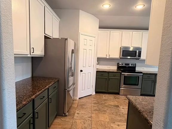 4th image of 5727 Mountain Hollow Dr