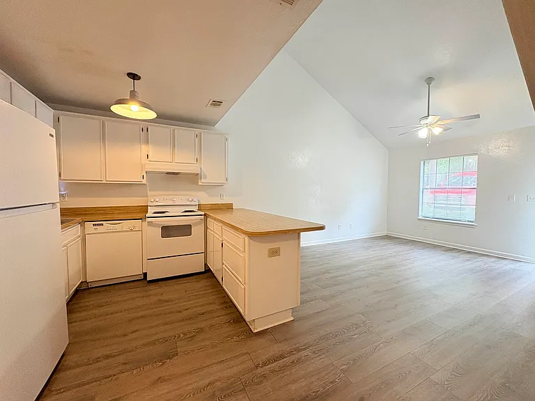 1272 High Rd — Photo 5