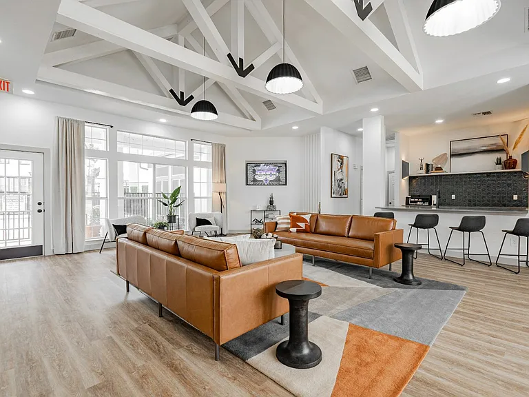 9th Street Apartments — Photo 2