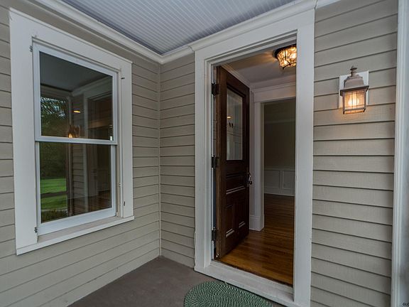 4th image of 126 Nelson Ave