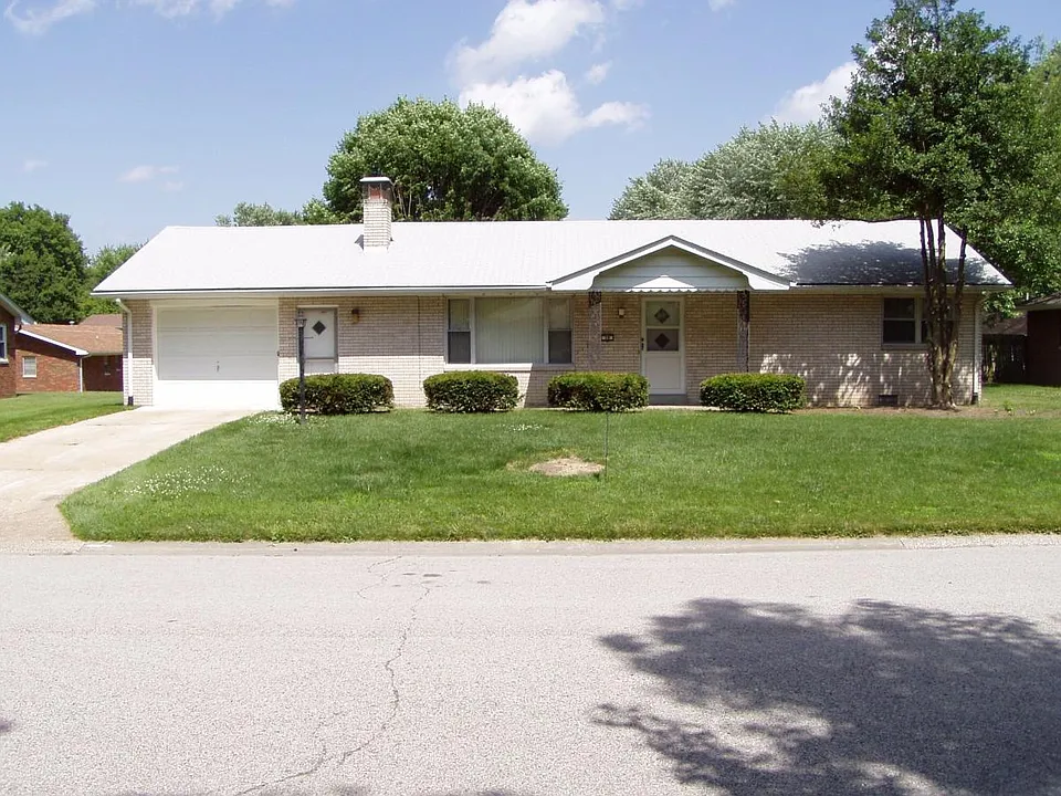 28 Debra Dr