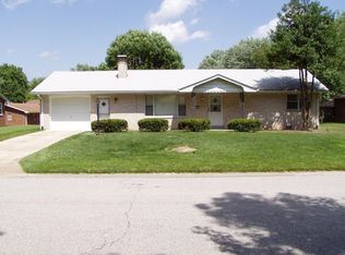 28 Debra Dr, Fairview Heights, IL 62208