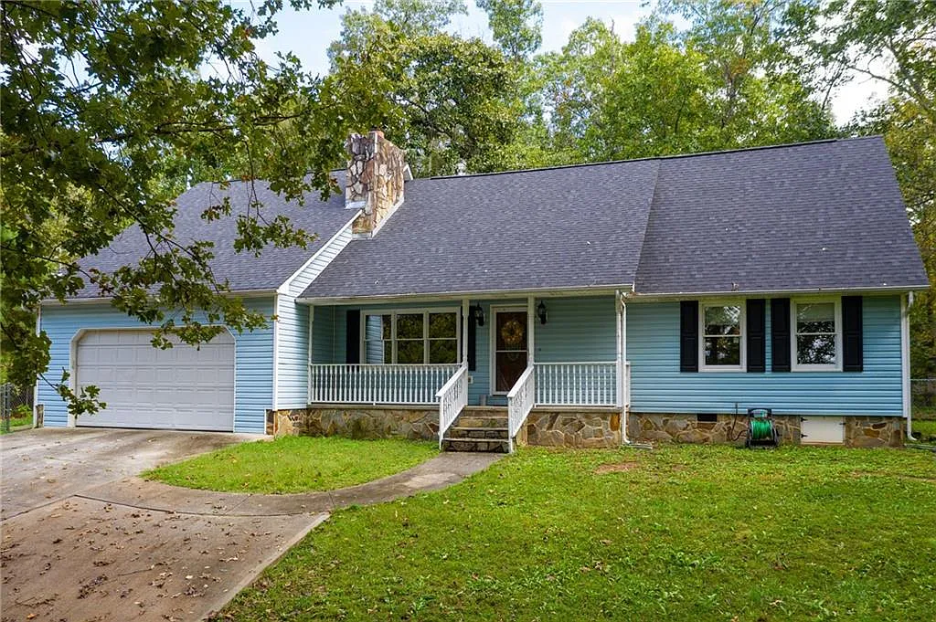 237 Jo Ann Dr SE photo 1