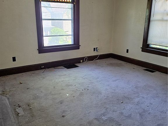 4th image of 24 Spring St