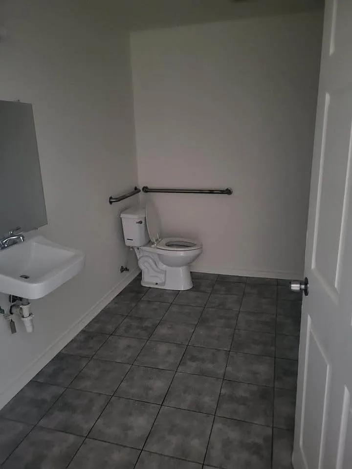 2 bed, 1.5 bath, 900 sqft, $845 — Photo 3
