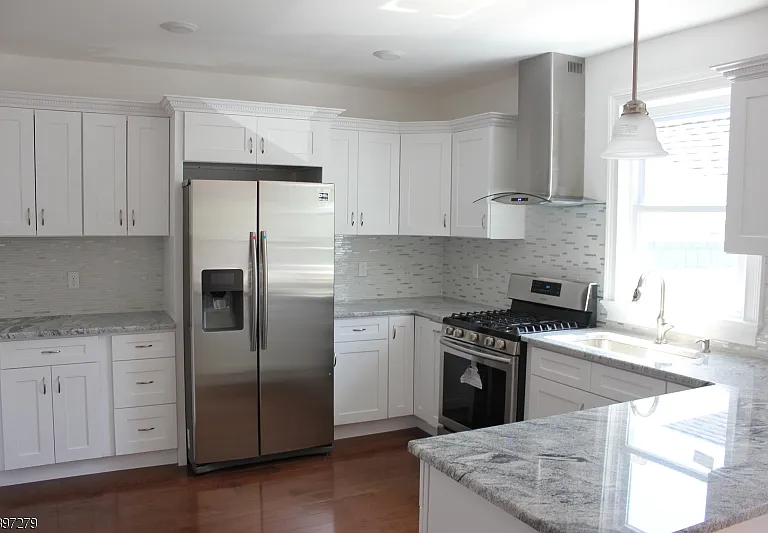 67 N Willow St — Photo 2