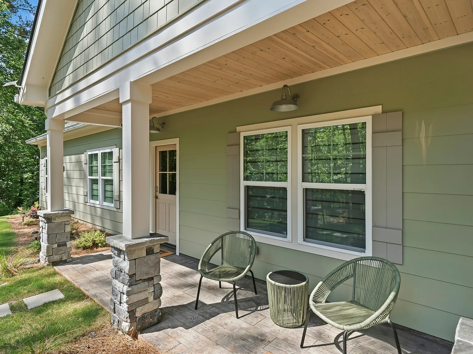 3 bed, 1450 sqft, $2,950 — Photo 2