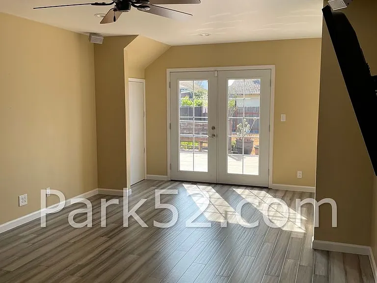 808 S Oxford St — Photo 8
