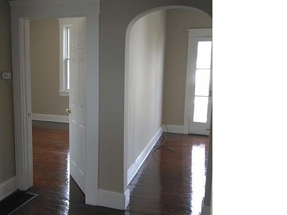2nd image of 1923 Crane Ave