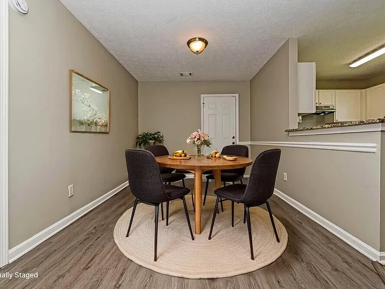 172 Marsh Glen Dr — Photo 7