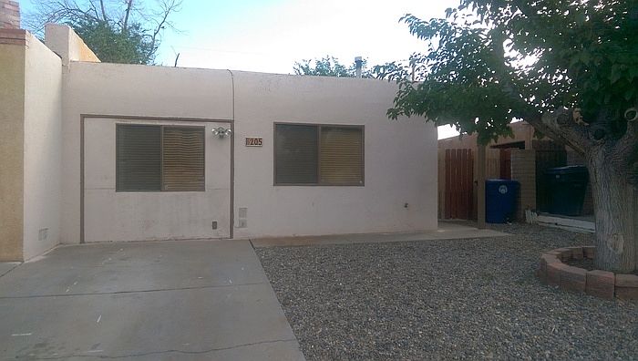1st image of 205 Shannon Pl NW