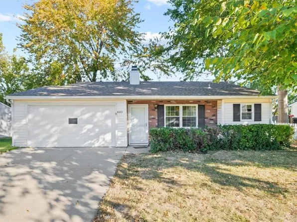 9922 W 88th Ter, Overland Park, KS 66212